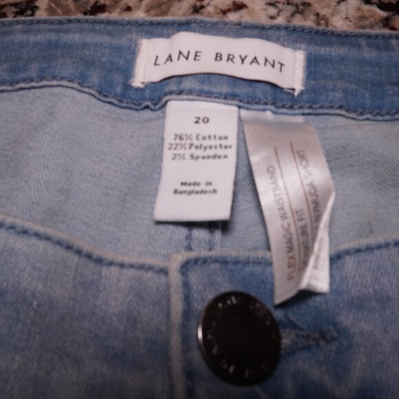 Lane Bryant Flex Magic Signature Fit Mid-Rise Bermuda Denim Shorts - Picture 2 of 3